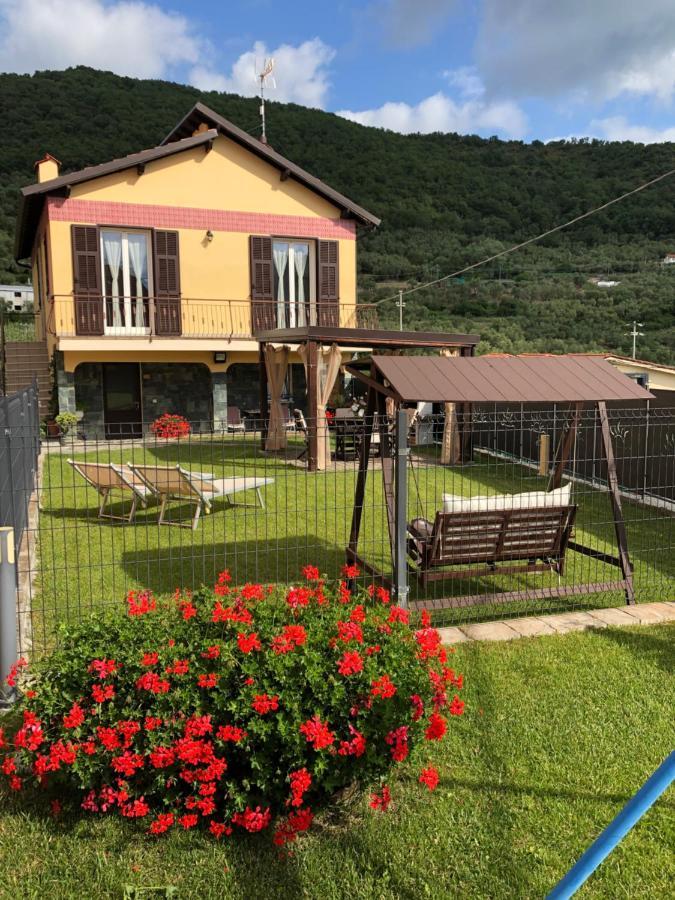 Casa Ginni Con Piscina E Giardino Caravonica Exterior photo